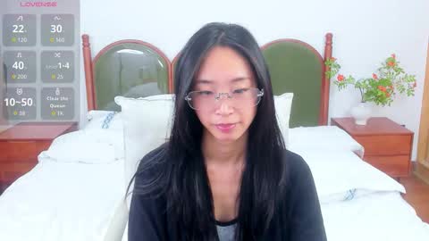 Snapshot of harriethelen chatting on February 2026 04:28:02 AM helen online show from February 2026 04:28:02 AM