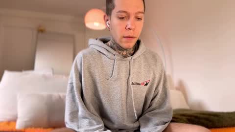 Snapshot of harry_jen chatting on March 2025 08:54:02 AM TAP HERE choise Harry tattoo on chest Jen curls hair online show from March 2025 08:54:02 AM