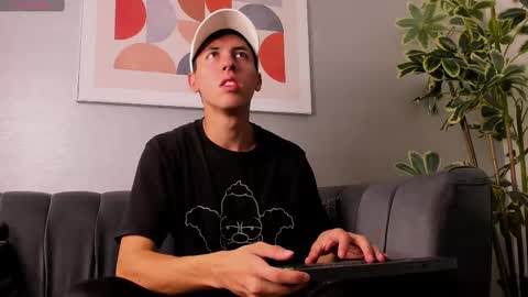   H  K   online show from September 2025 01:37:02 PM