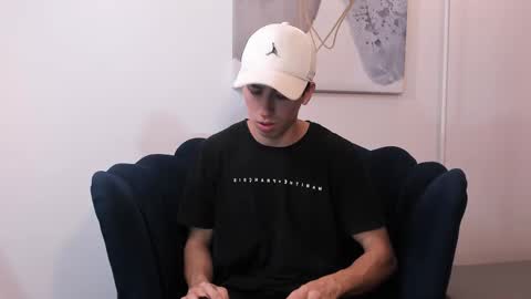   H  K   online show from October 2025 02:43:02 AM