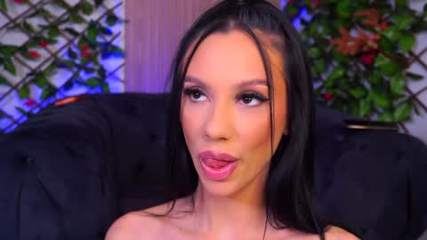 Snapshot of hayliemilf chatting on December 2024 08:09:01 AM Haylie online show from December 2024 08:09:01 AM