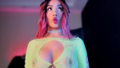 Marie online show from September 2025 03:53:01 AM