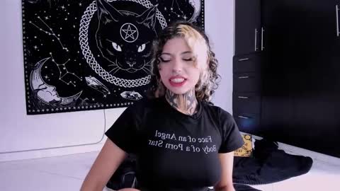 Snapshot of hazellwitch chatting on March 2025 01:28:02 PM Hazell Witch online show from March 2025 01:28:02 PM