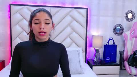 HazelMoret online show from September 2025 11:33:01 AM