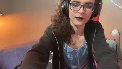 Snapshot of hazelpeppermint chatting on May 2026 03:41:01 PM Hazel online show from May 2026 03:41:01 PM