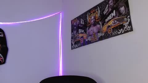 hazlan_420 online show from February 2026 01:45:04 AM