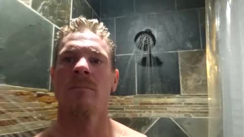 Snapshot of heags83 chatting on December 2024 11:18:02 PM heags83 online show from December 2024 11:18:02 PM