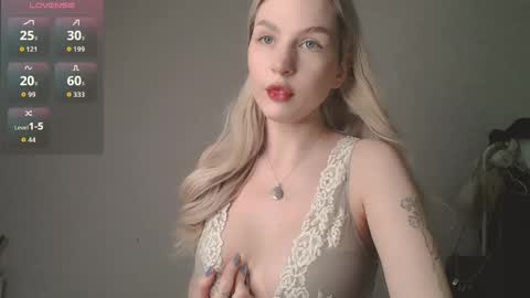 Akemi instinthemoodforlooove online show from April 2026 07:40:01 PM