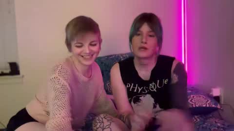 Snapshot of heavensentttt chatting on January 2025 04:09:02 AM Saoirse online show from January 2025 04:09:02 AM