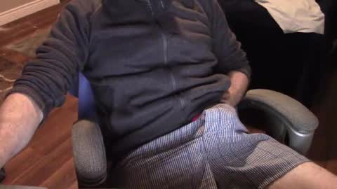 Snapshot of heavilyhung chatting on January 2025 06:06:02 AM John online show from January 2025 06:06:02 AM