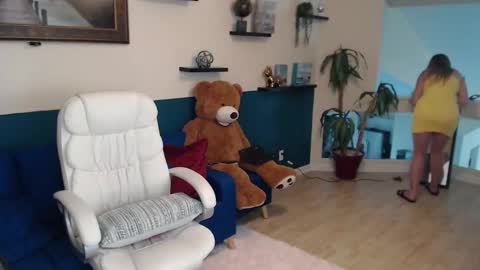 hebelongs2her online show from October 2025 07:05:02 PM