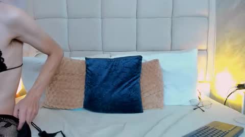 Keira Hecate online show from September 2025 09:04:01 PM