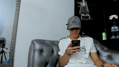 heellboy_ online show from November 2025 03:20:01 AM