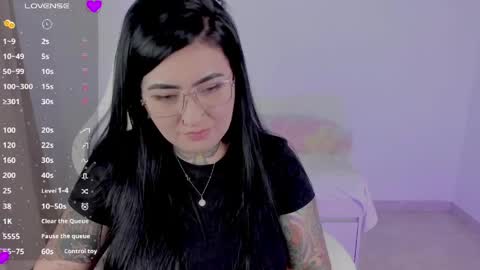 Snapshot of heey_kitty chatting on April 2026 10:01:02 PM IM EMY online show from April 2026 10:01:02 PM