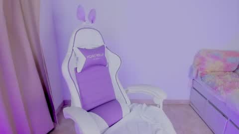 Snapshot of heey_kitty chatting on May 2026 04:01:01 PM IM EMY online show from May 2026 04:01:01 PM