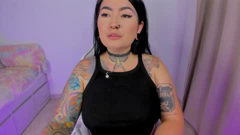 Snapshot of heey_kitty chatting on May 2026 04:01:01 PM IM EMY online show from May 2026 04:01:01 PM