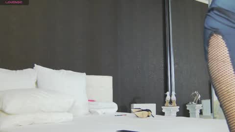 Helen online show from September 2025 01:31:02 AM