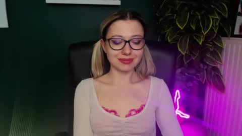 Heidi online show from March 2025 12:04:02 PM