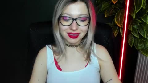 Snapshot of heidi_pleasure chatting on February 2026 05:45:01 AM Heidi online show from February 2026 05:45:01 AM