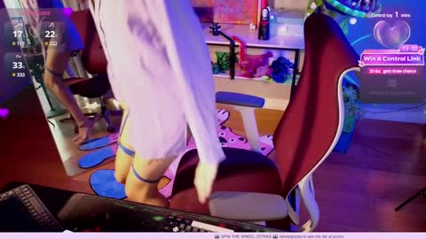 Snapshot of heidiluceous chatting on January 2025 06:12:01 AM Heidi brunette Foxy red head and Carrie blondie online show from January 2025 06:12:01 AM