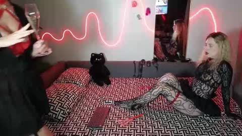 Snapshot of heidiluceous chatting on February 2025 01:40:01 PM Heidi brunette Foxy red head and Carrie blondie online show from February 2025 01:40:01 PM