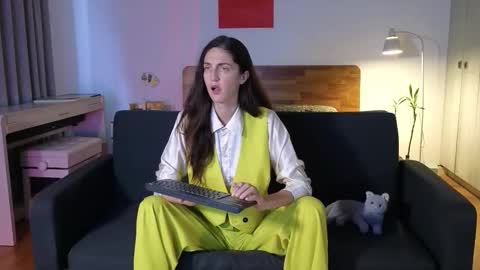 Heidi brunette Foxy red head and Carrie blondie online show from November 2025 08:08:02 AM