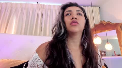 Snapshot of heidyblue chatting on December 2024 07:30:02 PM online show from December 2024 07:30:02 PM