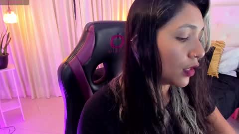 Snapshot of heidyblue chatting on February 2025 06:09:01 PM online show from February 2025 06:09:01 PM