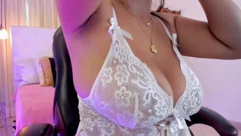 Snapshot of heidyblue chatting on October 2025 04:47:02 PM online show from October 2025 04:47:02 PM