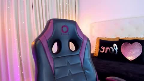              online show from January 2026 03:58:02 PM