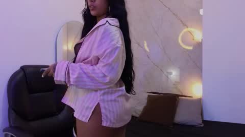 Snapshot of heilyn_ross chatting on February 2026 06:26:01 AM Heilyn online show from February 2026 06:26:01 AM