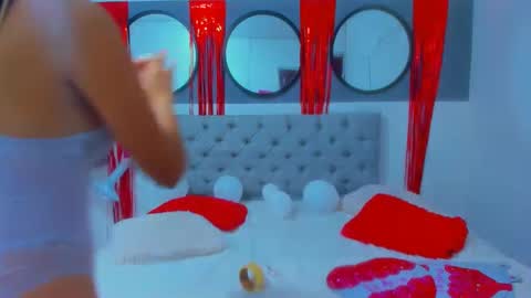 Snapshot of helen_curly chatting on February 2025 02:54:01 PM helen_curly online show from February 2025 02:54:01 PM