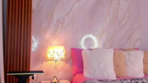 Helena Santos  online show from February 2026 10:58:02 AM