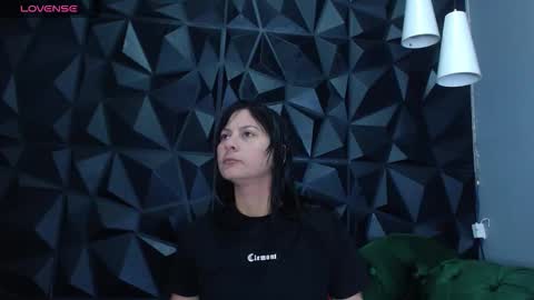 Helena Saenz online show from November 2025 12:05:02 PM