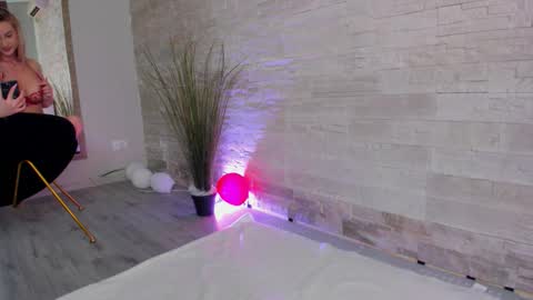 Helen online show from March 2026 06:20:01 AM