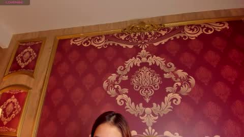 Helen or Hells online show from December 2025 01:17:02 PM