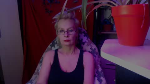 Helga online show from March 2026 10:53:01 PM