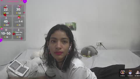 Helia Transfem and Amy online show from January 2025 02:34:01 PM