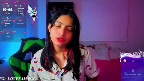 Snapshot of helia_n_amy chatting on June 2026 03:35:01 AM Helia Transfem and Amy online show from June 2026 03:35:01 AM