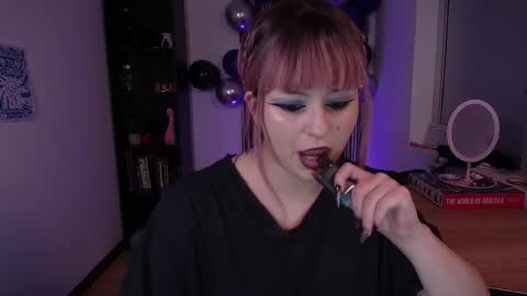 Snapshot of hell_dancer_ chatting on October 2025 12:03:01 AM Lexa online show from October 2025 12:03:01 AM