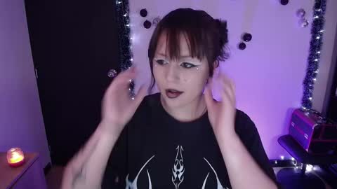 Snapshot of hell_dancer_ chatting on December 2025 12:15:01 AM Lexa online show from December 2025 12:15:01 AM