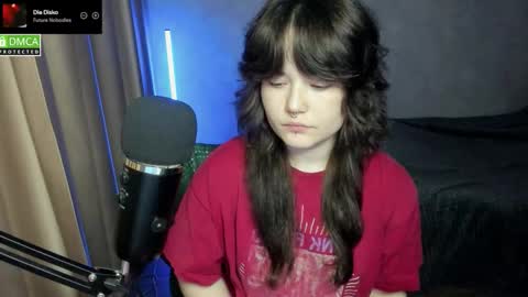 Red online show from November 2025 06:51:01 PM