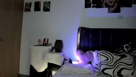 helldy_666 online show from May 2026 01:02:02 AM