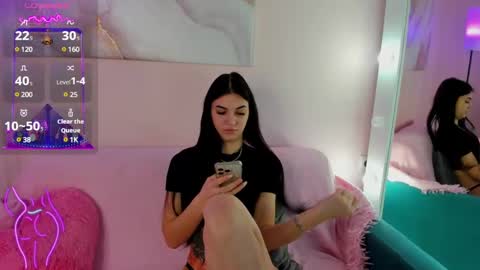 Snapshot of hellen__moore chatting on February 2025 01:03:02 AM GTM3Mon Tue Wed Thu Fri San 0400 am-1030pm online show from February 2025 01:03:02 AM