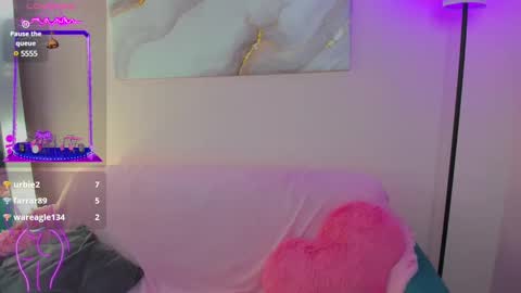 Snapshot of hellen__moore chatting on March 2025 03:24:01 AM GTM3Mon Tue Wed Thu Fri San 0400 am-1030pm online show from March 2025 03:24:01 AM