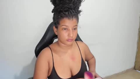 Snapshot of hellen_scot_ chatting on November 2025 10:21:01 PM hellen_scot_ online show from November 2025 10:21:01 PM