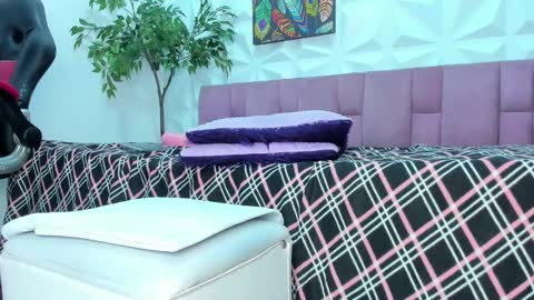 hellen     online show from February 2025 02:10:02 AM