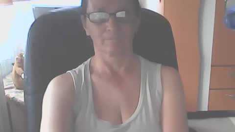 Snapshot of hellenmarie chatting on September 2025 10:39:02 AM hellenmarie online show from September 2025 10:39:02 AM