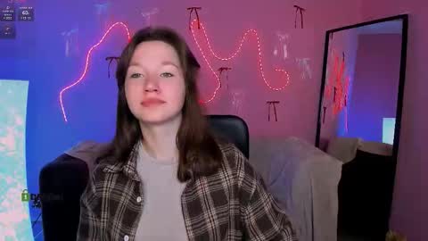 Helli online show from March 2026 08:26:01 PM