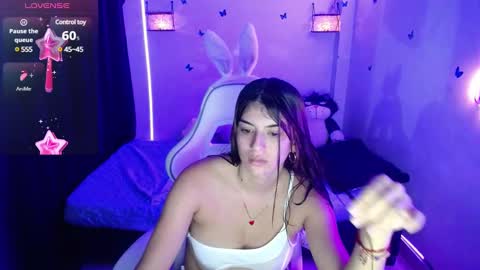 Snapshot of helloo_kityy25 chatting on February 2025 03:42:01 AM helloo_kityy25 online show from February 2025 03:42:01 AM